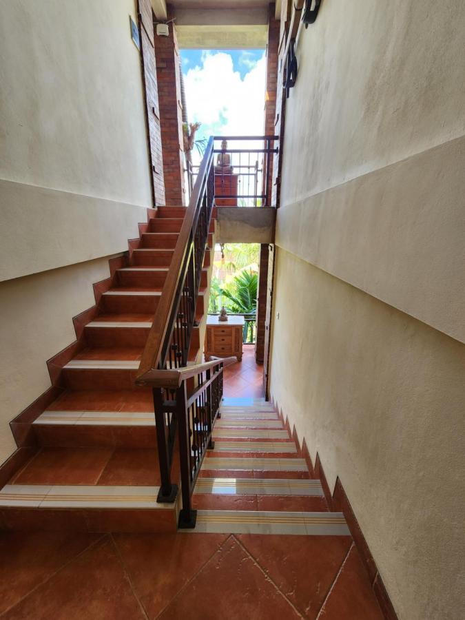 Buda Amitaba Ubud  Luaran gambar