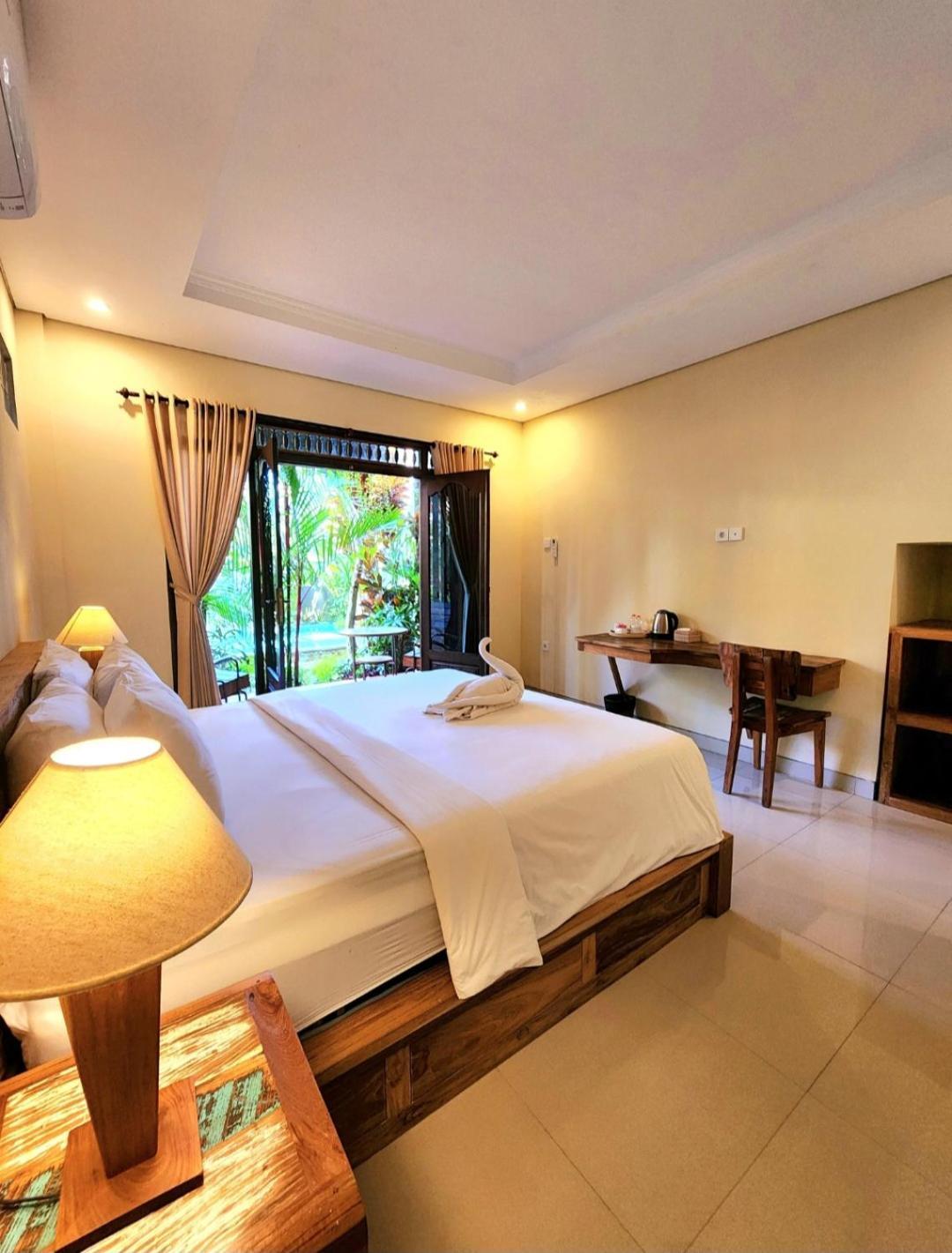 Buda Amitaba Ubud  Bilik gambar
