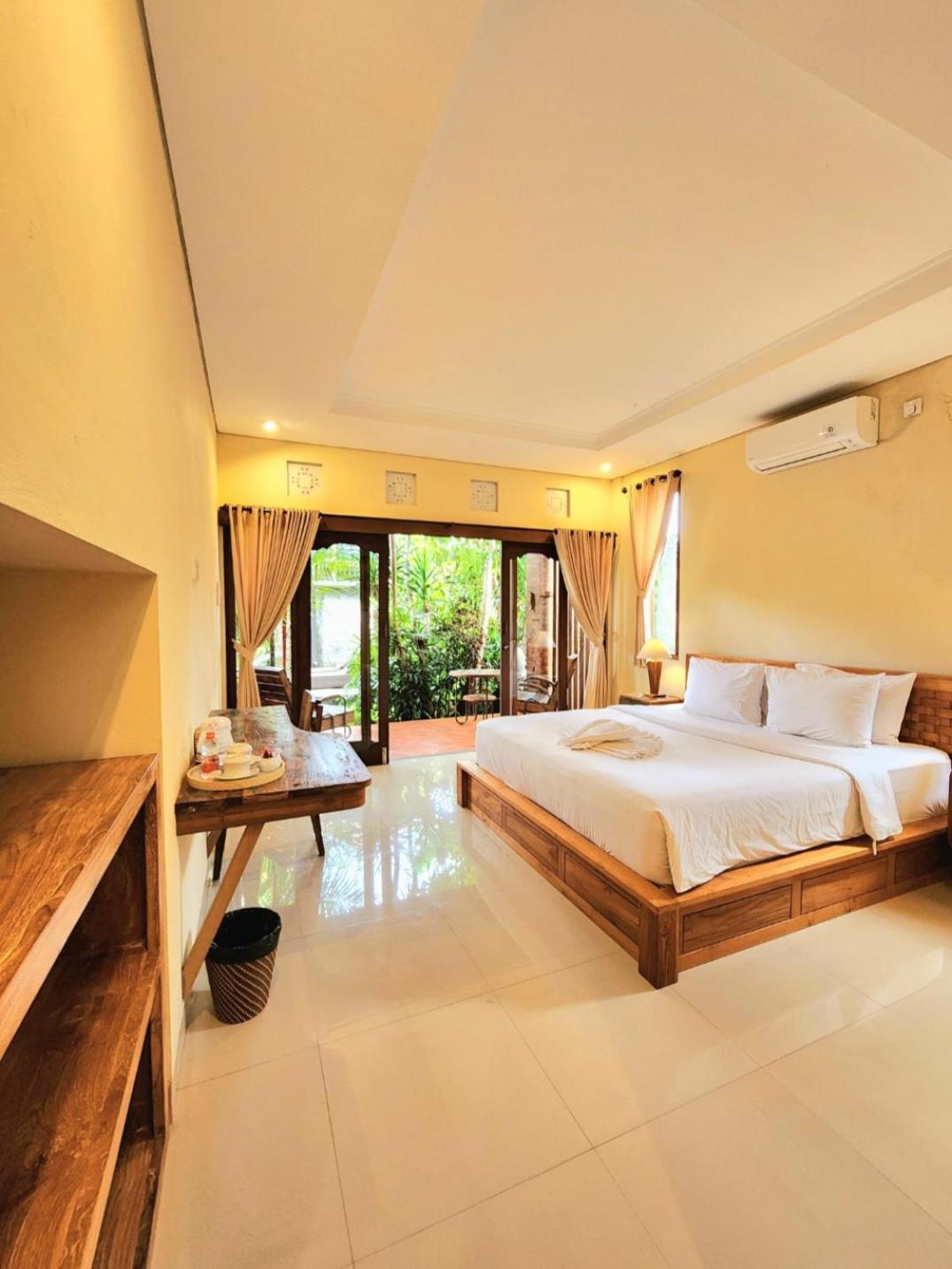 Buda Amitaba Ubud  Bilik gambar